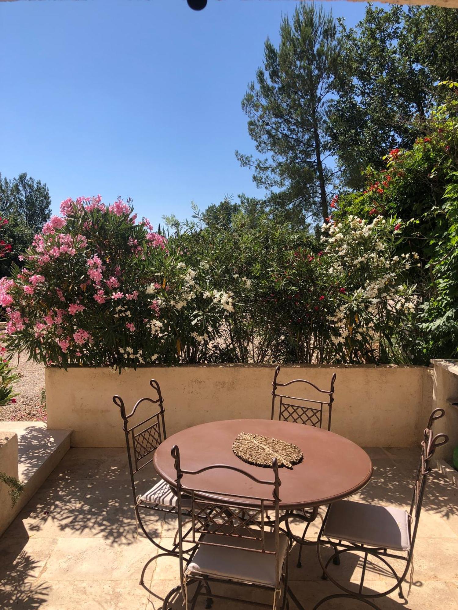 Апартаменты Le Cocon De Provence Фаянс Экстерьер фото